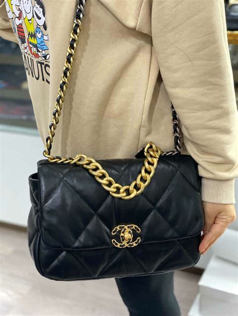 chanel ke|chanel 19 bag.